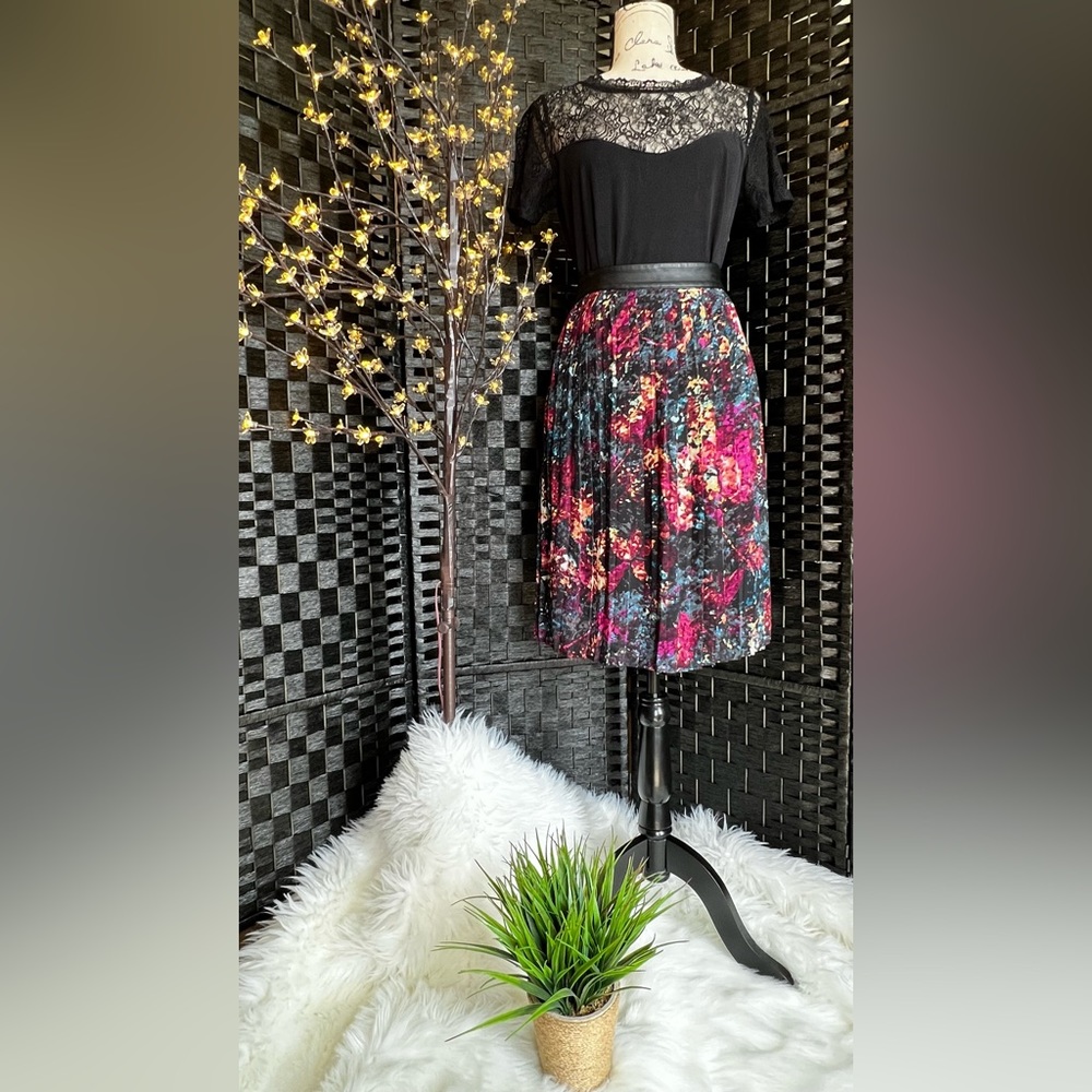 Good Condition- Wassio Colorful Floral Faux Pleated Skirt- Size 6 - Picture 1 of 5